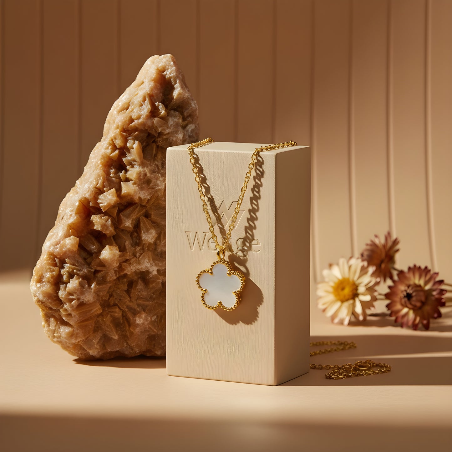 Ivory Clover Necklace – 18k Gold Plated