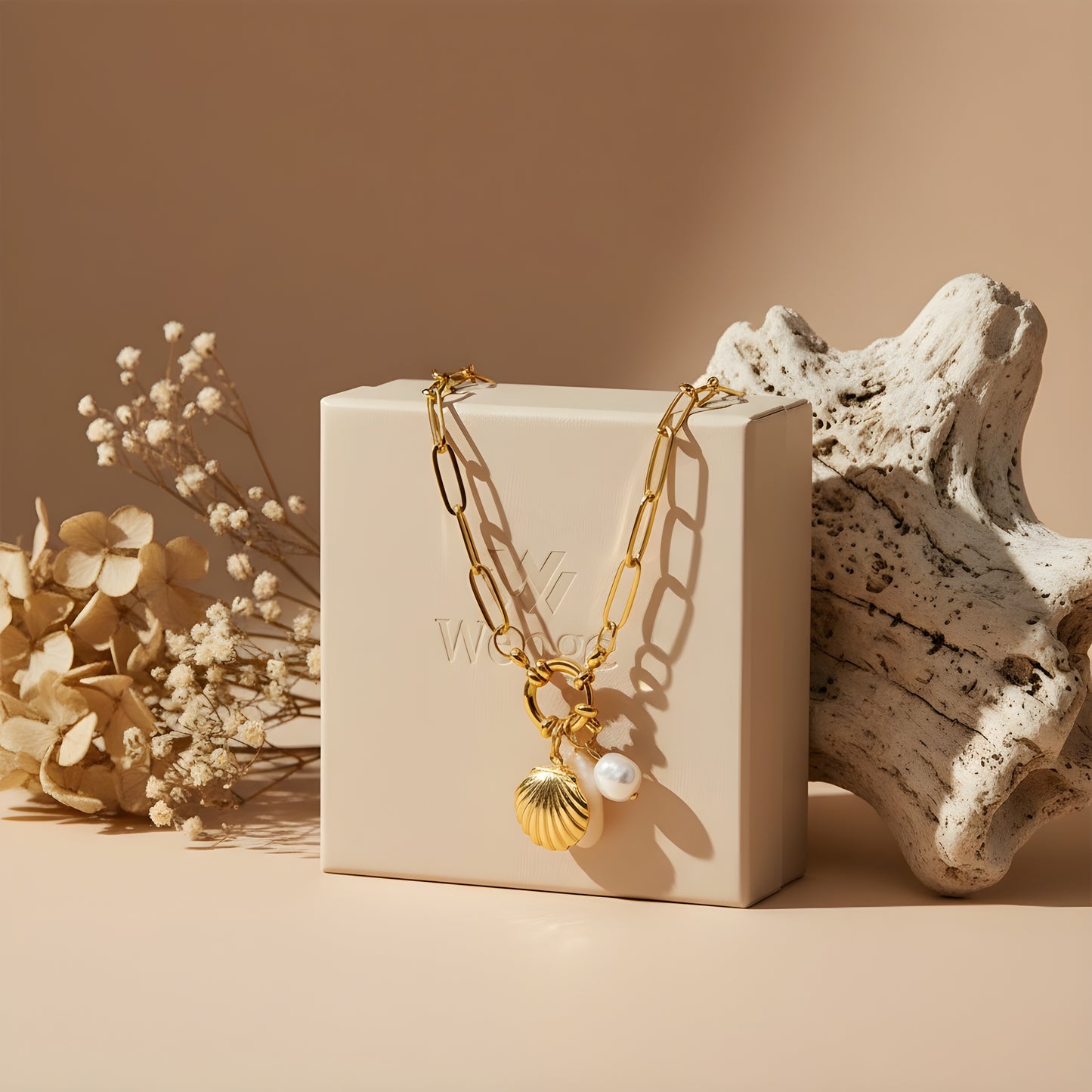 Seashell Grace Necklace – 18k Gold Plated